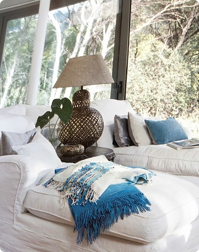 Capa para sofá sob medida em sarja peletizada cor neutra